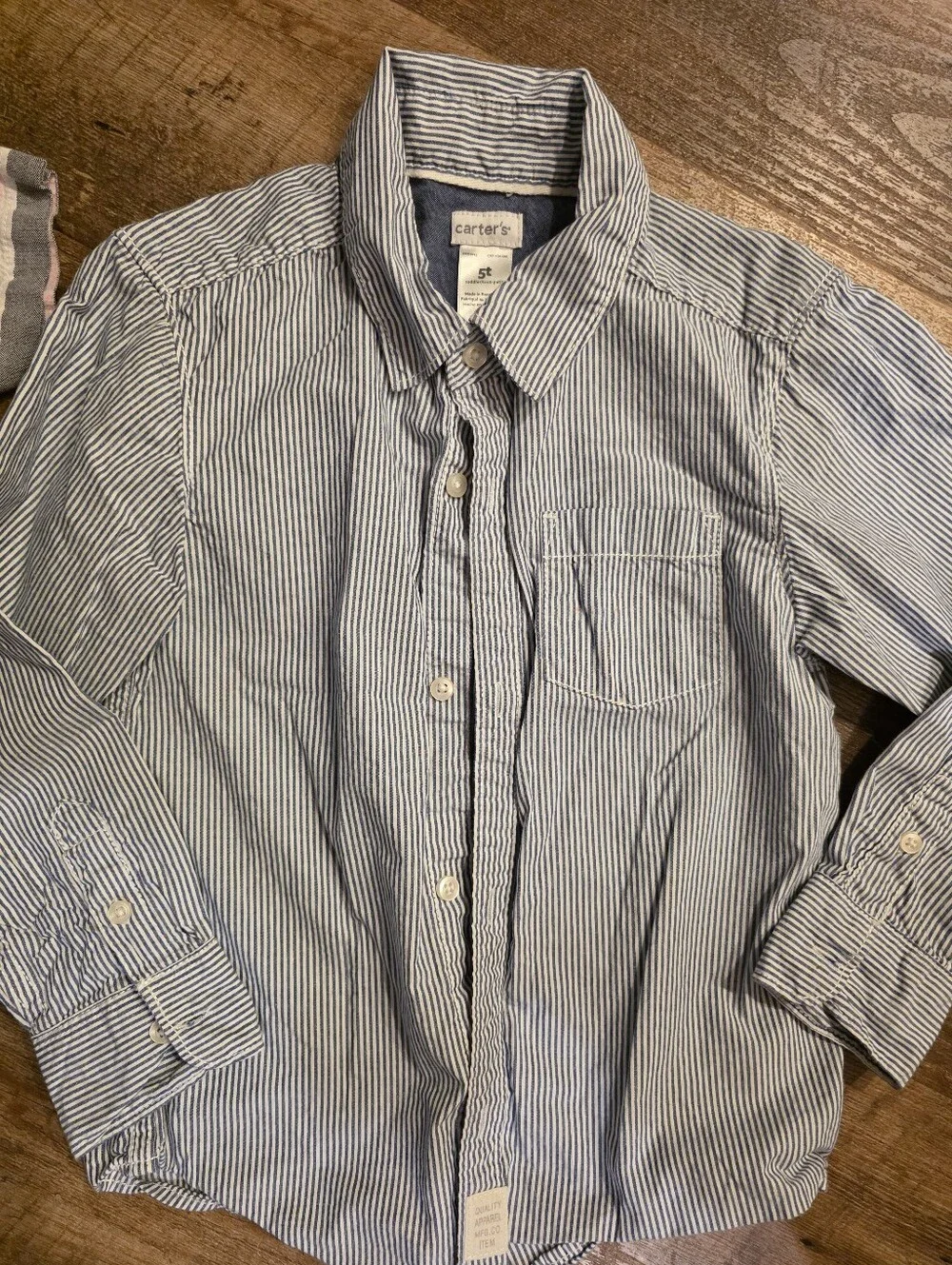 Boys Lot Of 2 Striped Button-Up Shirts  Pink, Gray & White And Blue & Wh Size 5t